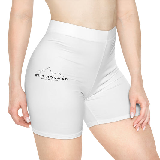 Skinny-fit Stylish Women's Hiking Shorts with Mountain Design for Active lifestyles